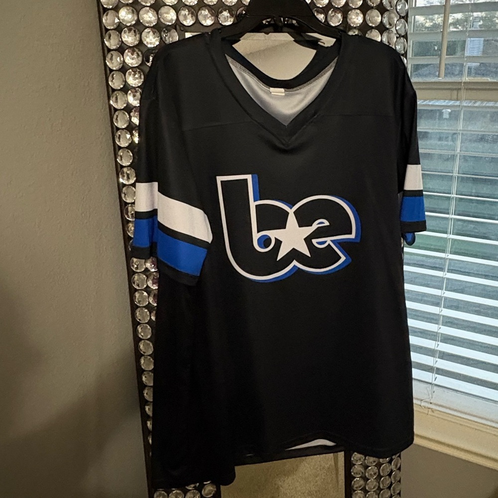 Billie Eilish Hit Me Hard and Soft Jersey Tee Size XL